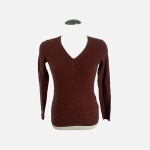 Denver Hayes Burgundy V-Neck Button Detail Sweater – Women’s Medium